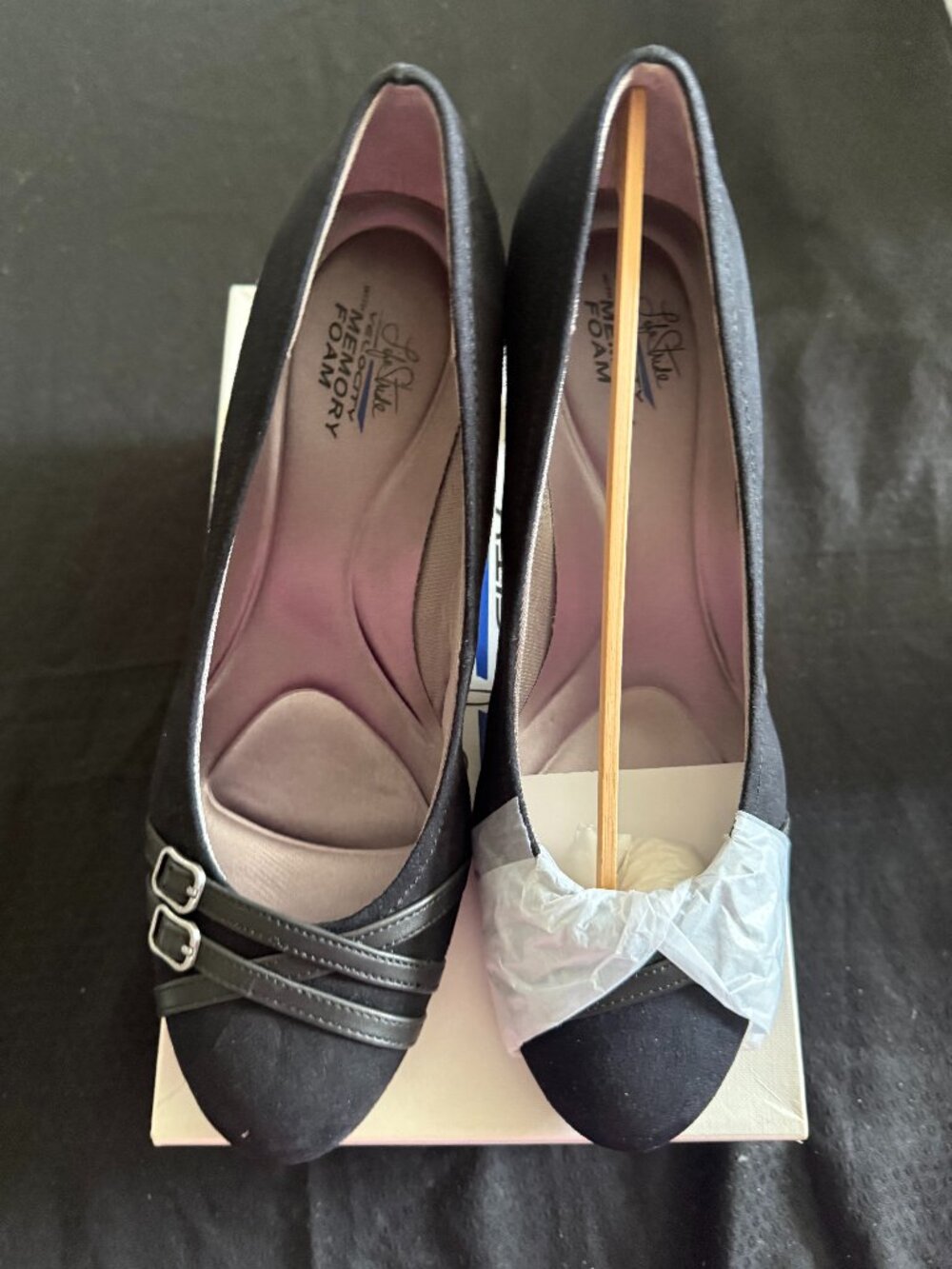 LifeStride Block Heel Pump Memory Foam Buckle Accent Black Round Toe Women's W - Picture 1 of 6